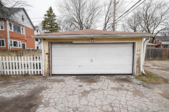 1423 Victoria Ave, North Chicago, IL 60064 - detached garage with fence