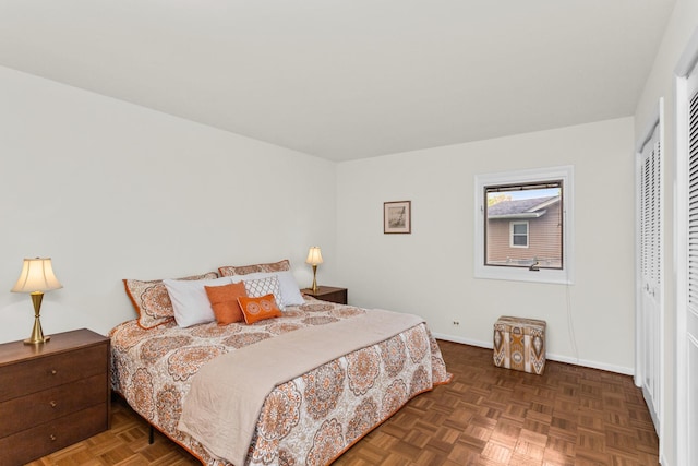 112 Braemar Dr, Elk Grove Village, IL 60007 - bedroom with baseboards and a closet