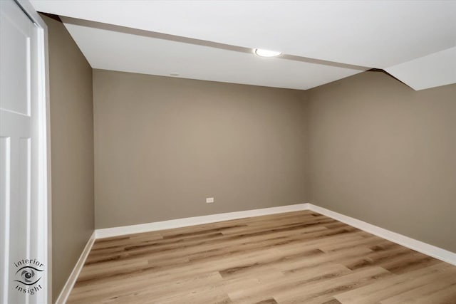 2639 E Shady Grove Ct, Crete, IL 60417 - bonus room with light wood-type flooring and baseboards