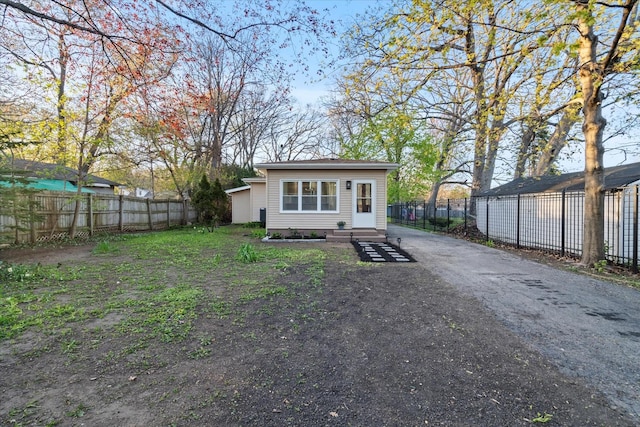 1416 3rd St, Winthrop Harbor, IL 60096 - back of property with fence