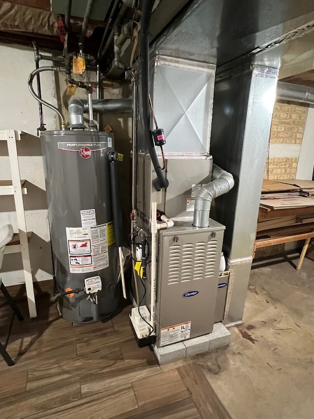 7700 Le Claire Ave, Skokie, IL 60077 - utilities featuring gas water heater
