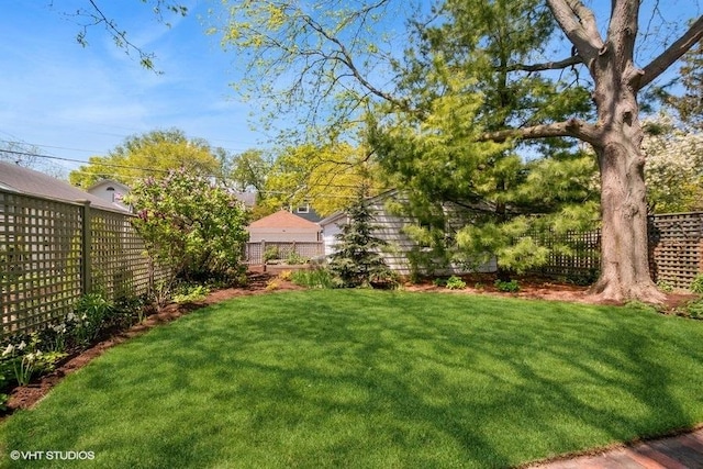 2206 Forestview Rd, Evanston, IL 60201 - view of yard