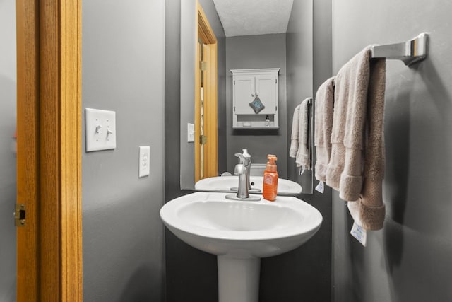 8 Harrison Ct, Bloomington, IL 61704 - view of bathroom