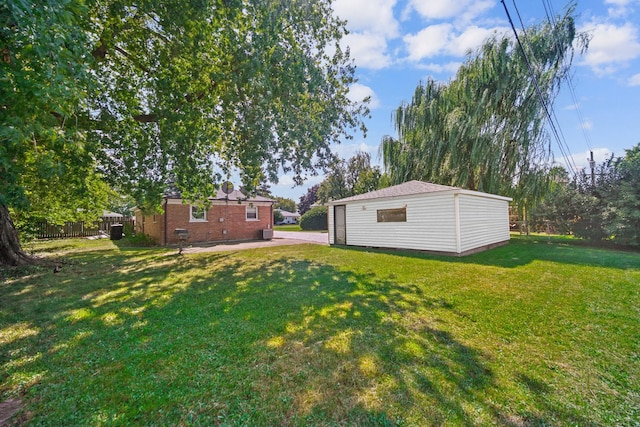 6404 W 85th Pl, Burbank, IL 60459 - view of yard featuring an outdoor structure