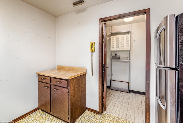 8245 Willow Dr Unit 43D, Palos Hills, IL 60465 - washroom with baseboards