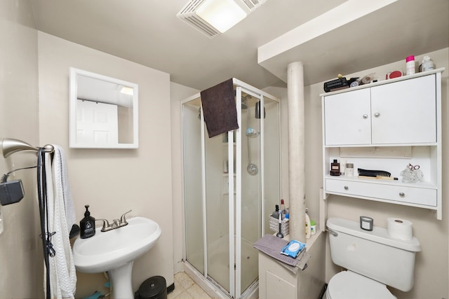 3132 Oak Park Ave, Berwyn, IL 60402 - full bathroom featuring a stall shower, toilet, and a sink