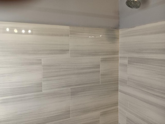 22 E 118th St, Chicago, IL 60628 - bathroom view of a tile shower