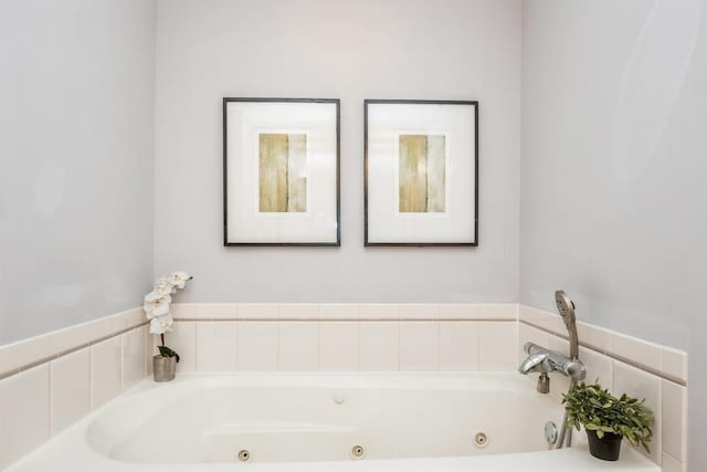 full bath featuring a jetted tub