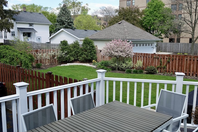 deck featuring outdoor dining space