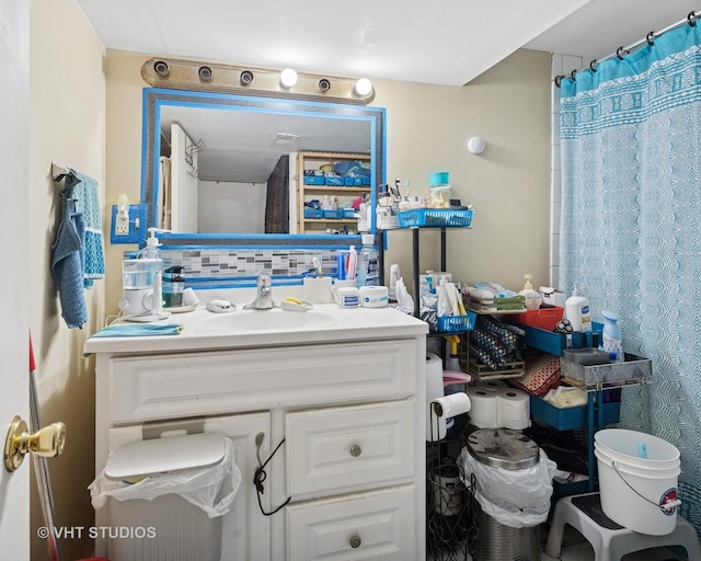 5814 N Campbell Ave, Chicago, IL 60659 - bathroom with vanity