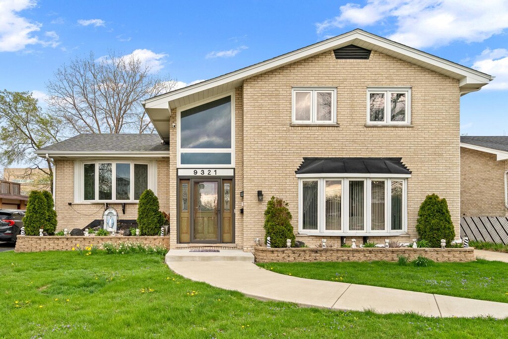 9321 S Kolmar Ave, Oak Lawn, IL 60453 - photo 1