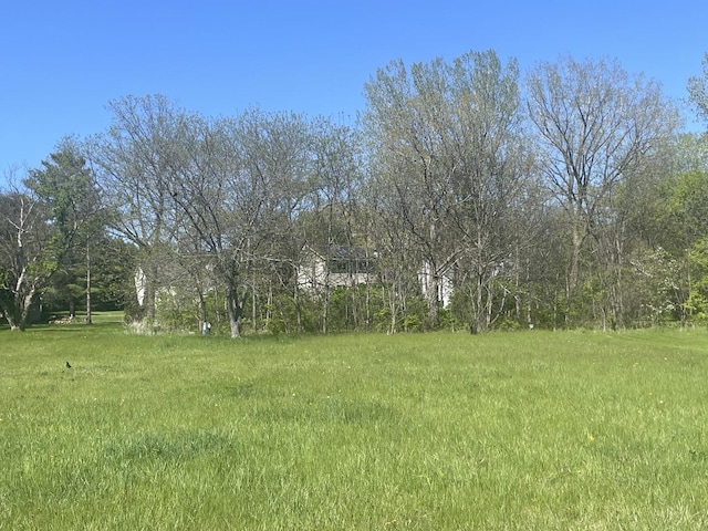 915 Candlewick Dr, Poplar Grove, IL 61065