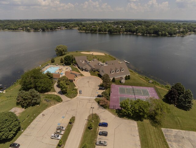 915 Candlewick Dr, Poplar Grove, IL 61065
