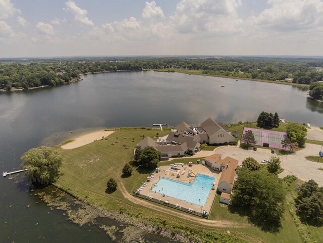 915 Candlewick Dr, Poplar Grove, IL 61065