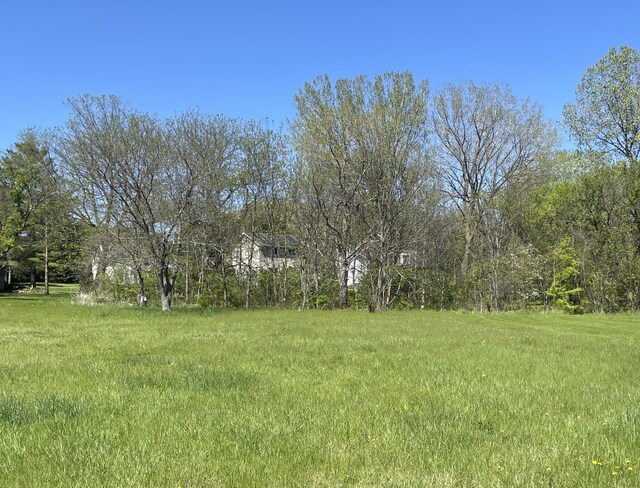 915 Candlewick Dr, Poplar Grove, IL 61065