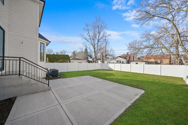 622 S Euclid Ave, Elmhurst, IL 60126 - view of yard featuring a patio area and central AC