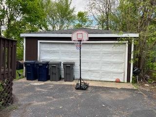 view of detached garage