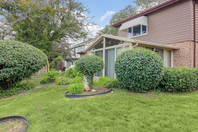 1116 N Old Fence Rd, Addison, IL 60101 - view of property exterior featuring a lawn