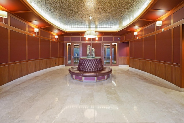 welcome area featuring a decorative wall