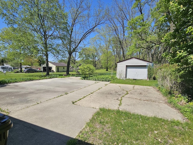view of detached garage
