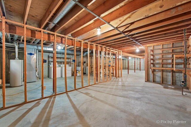118 Centralia Pl, Poplar Grove, IL 61065 - unfinished below grade area with water heater and a water softener