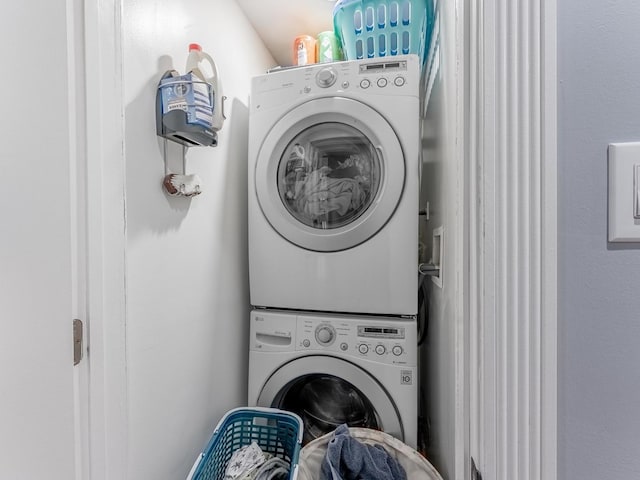 5717 N Kimball Ave Unit 2N, Chicago, IL 60659 - laundry area featuring stacked washer / drying machine