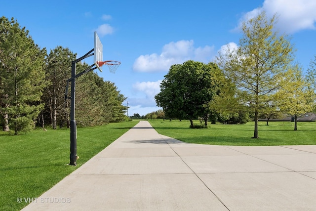 23803 E 3100 N Rd, Dwight, IL 60420 - view of basketball court featuring a yard and community basketball court