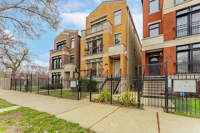 1107 S Independence Blvd Unit 1, Chicago, IL 60624 - view of property featuring a fenced front yard