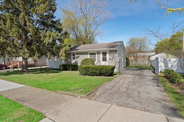 view of front of house featuring driveway
