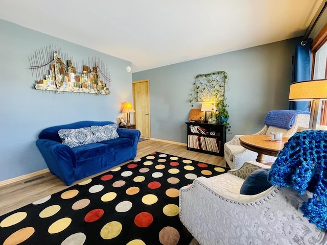18269 W Woodland Ter, Gurnee, IL 60031 - living area featuring wood finished floors and baseboards