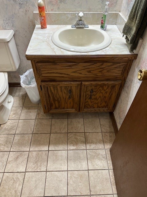 3806 Juniper Ave, Joliet, IL 60431 - half bathroom with toilet and vanity