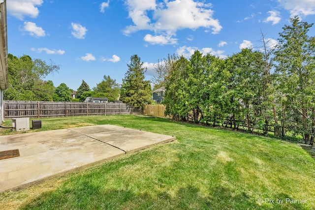1140 Division St, Geneva, IL 60134 - view of yard with a patio