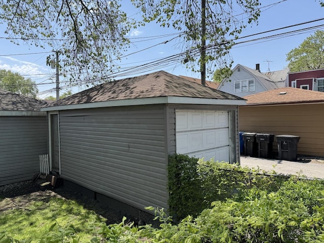 view of detached garage