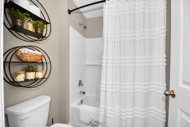 7605 Violet Ln, Joliet, IL 60431 - bathroom with toilet and shower / bath combo