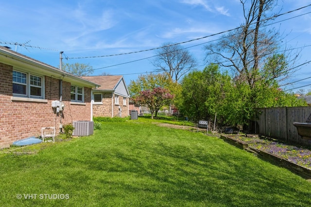 1727 Dundee Rd, Northbrook, IL 60062 - view of yard featuring central air condition unit