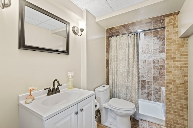 223 Aspen Cir, Gilberts, IL 60136 - bathroom featuring tiled shower, toilet, and vanity