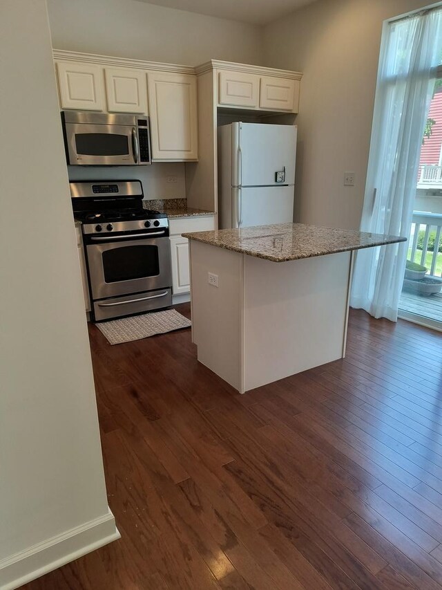 3049 Marion St, Elgin, IL 60124 - photo 6