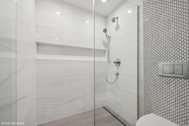 1048 W Webster Ave, Chicago, IL 60614 - full bathroom featuring walk in shower and toilet