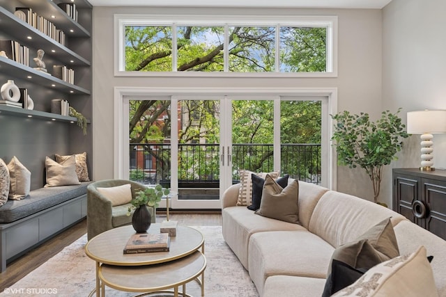 1048 W Webster Ave, Chicago, IL 60614 - living room with wood finished floors