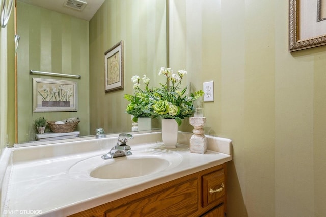 1722 John St, Yorkville, IL 60560 - bathroom featuring vanity
