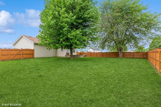 1722 John St, Yorkville, IL 60560 - view of yard