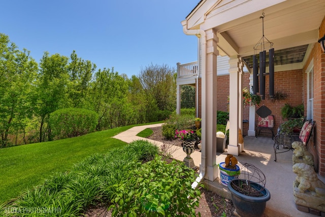 2253 Concord Dr, Mchenry, IL 60050 - view of grassy yard with a porch