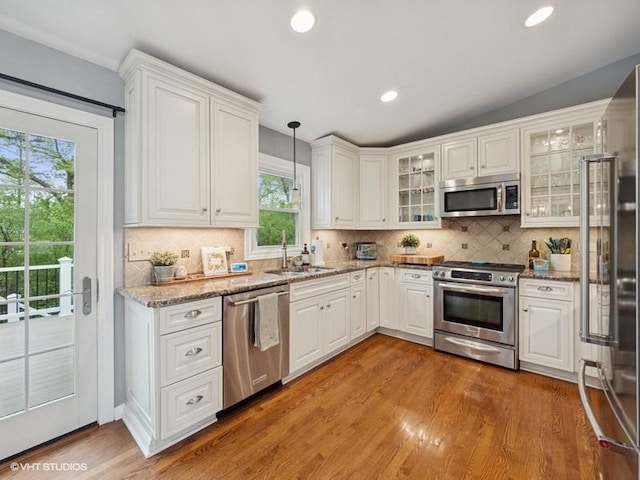 1811 Maplewood Ct, Lindenhurst, IL 60046 - kitchen with stainless steel appliances, white cabinetry, a sink, and recessed lighting