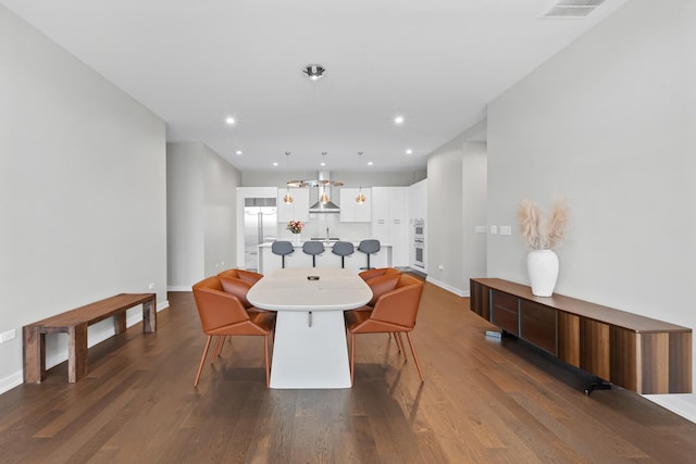 2773 N Hampden Ct Unit 401, Chicago, IL 60614 - dining area featuring dark wood-type flooring and recessed lighting