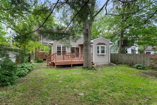 711 W Iowa St, Urbana, IL 61801 - rear view of house with a wooden deck