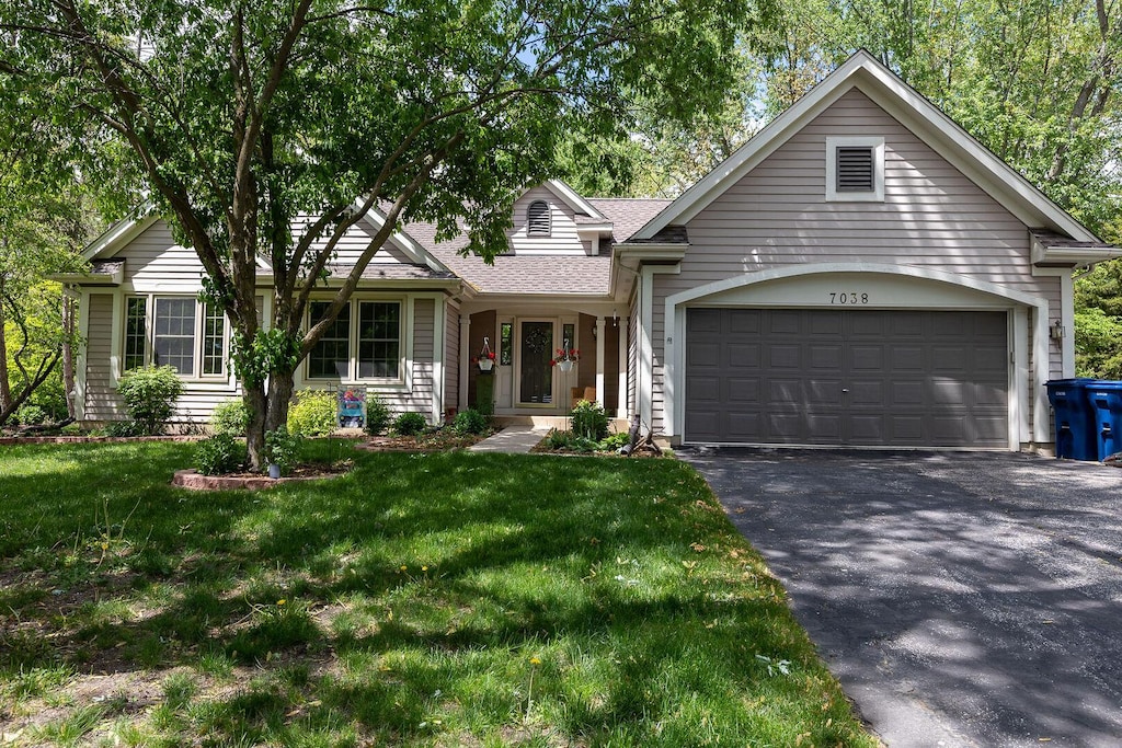7038 Bentley Dr, Gurnee, IL 60031 - photo 1