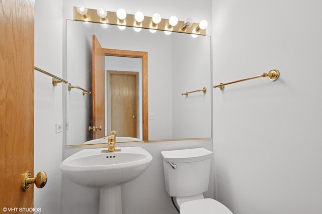 456 E N Water St Unit H, Chicago, IL 60611 - bathroom featuring toilet