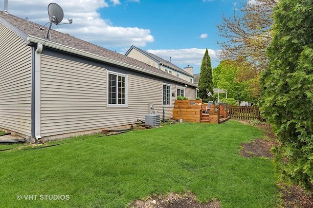 6109 Golfview Dr Unit 6109, Gurnee, IL 60031 - view of yard featuring a deck