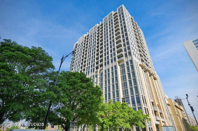 700 N Larrabee St Unit 905, Chicago, IL 60654 - view of building exterior