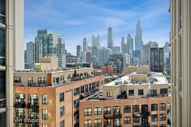 700 N Larrabee St Unit 905, Chicago, IL 60654 - city view
